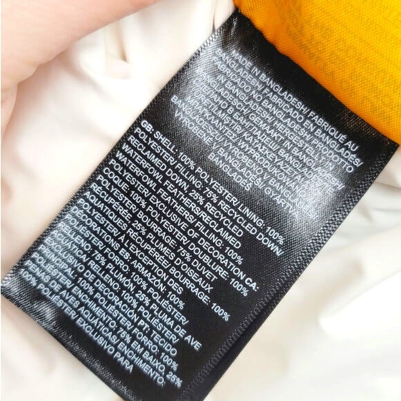 The North Face Aconcagua 3 Insulated Vest in White Dune, sz Small - Picture 7 of 14